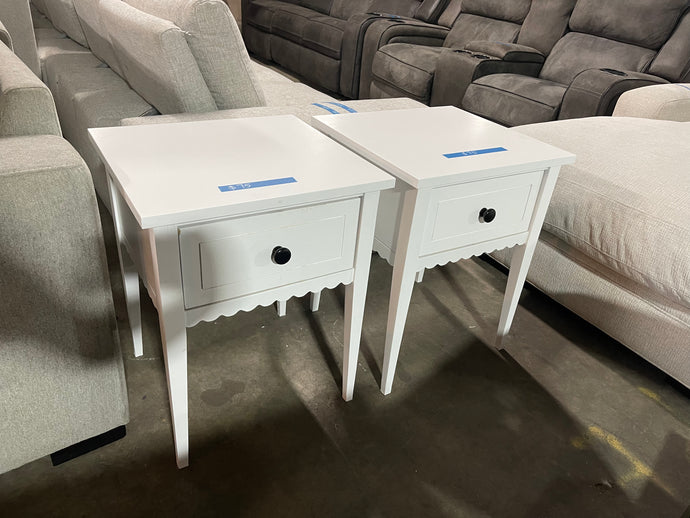 2 Nightstands 19w 18d 24h