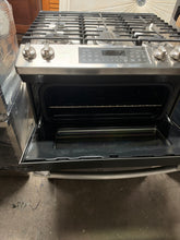 Load image into Gallery viewer, Upper oven with door open