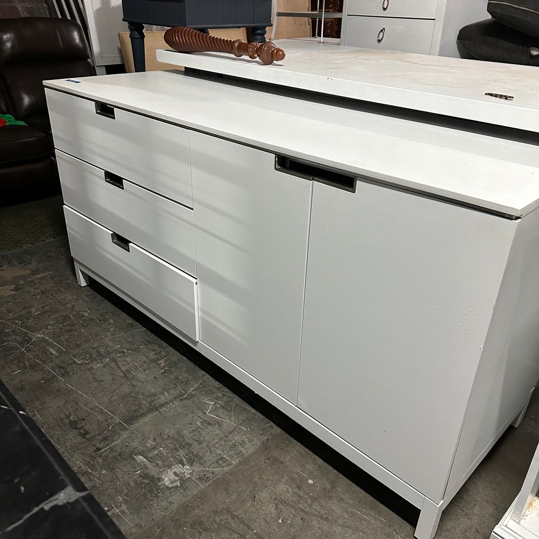 Dresser/ sideboard/ tv stand/ kitchen island